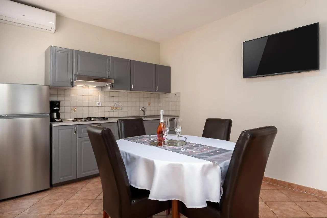 Apartments Nevenka Vrsar